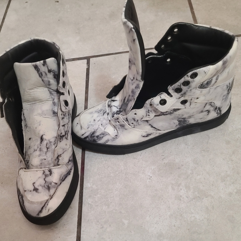 Auth. Women's Balenciaga (converse style) sneaker